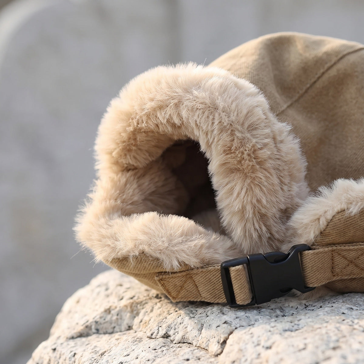 Fur-Lined Trapper Hat – Windproof Winter Cap with Ear Flaps